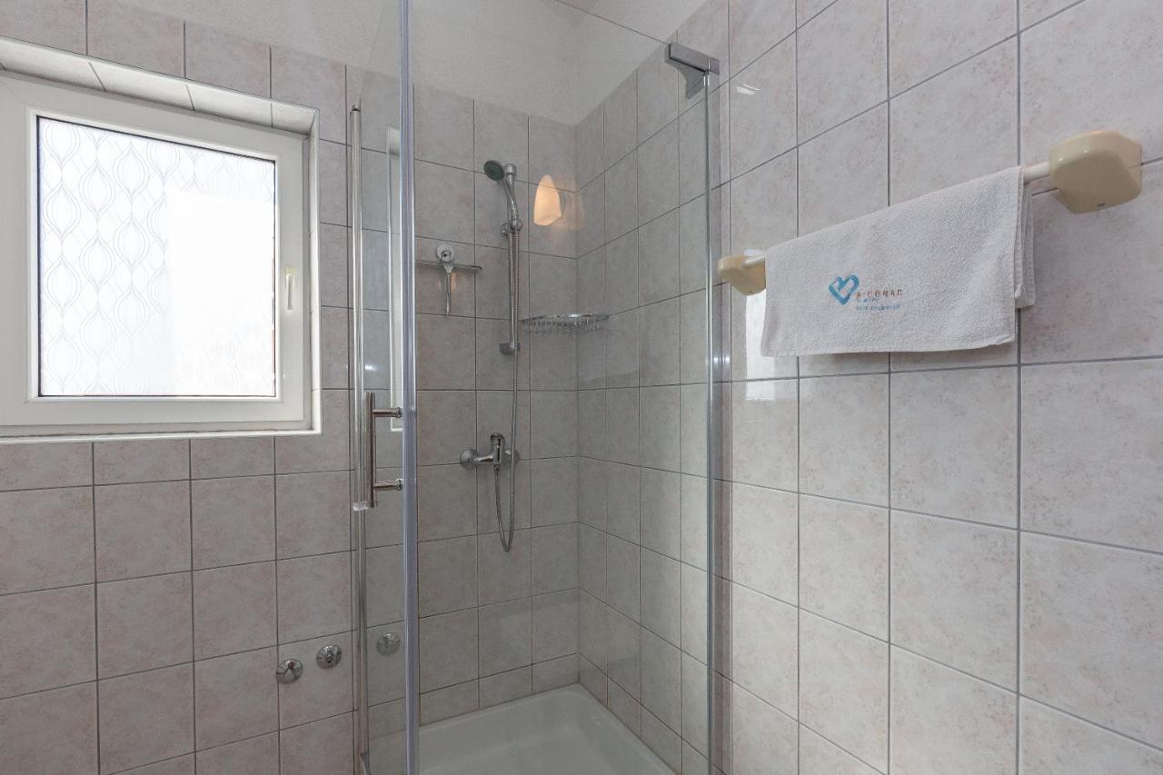 Apartments Dalmata Биоград на Мору Екстериор снимка