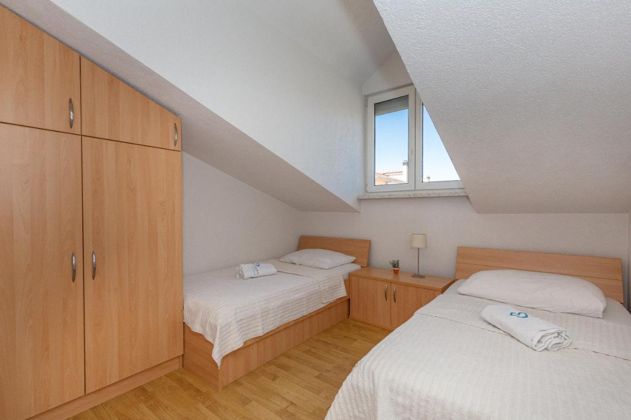 Apartments Dalmata Биоград на Мору Екстериор снимка