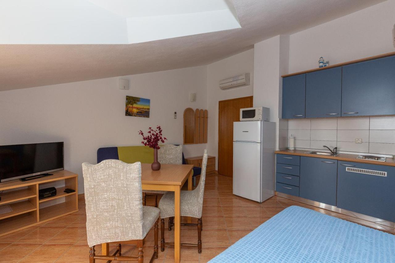 Apartments Dalmata Биоград на Мору Екстериор снимка