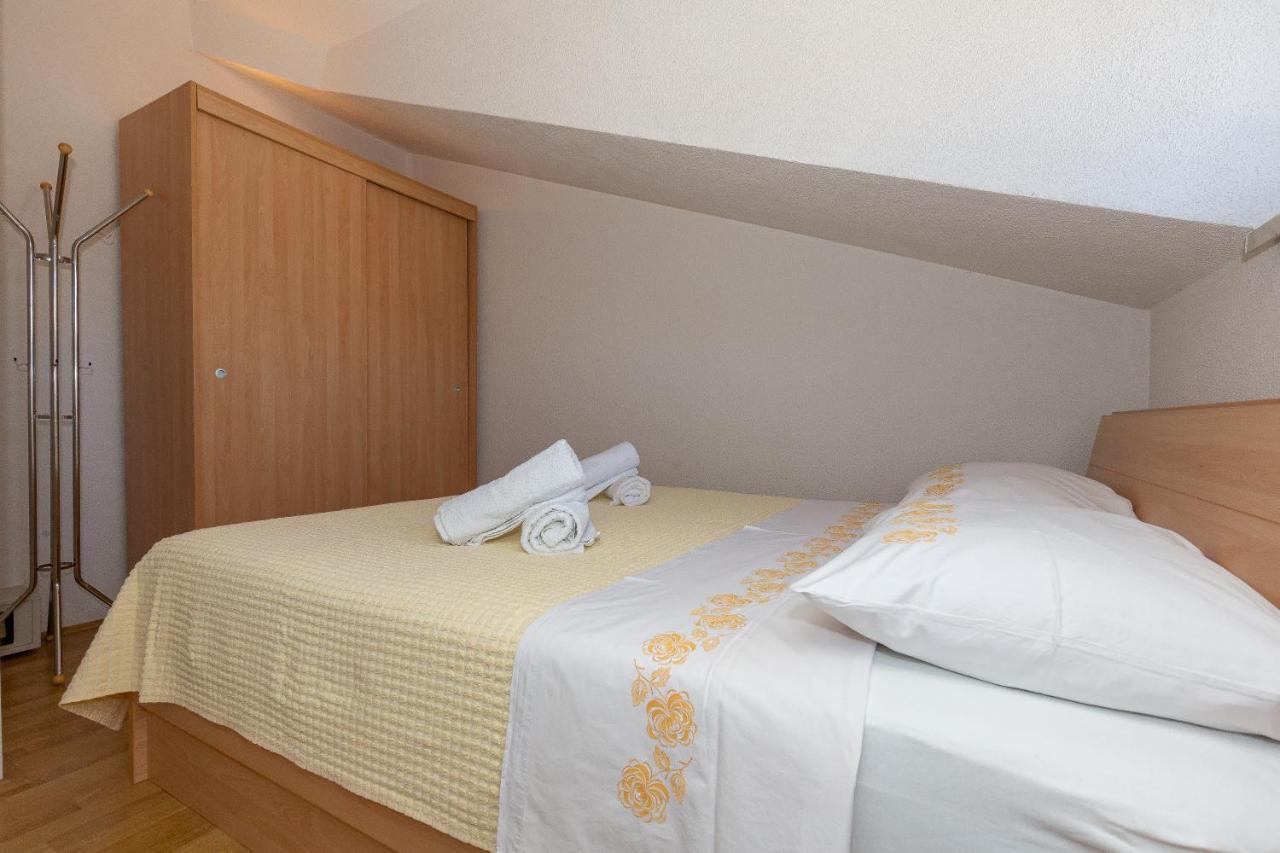Apartments Dalmata Биоград на Мору Екстериор снимка