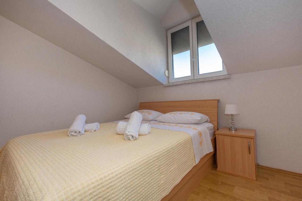 Apartments Dalmata Биоград на Мору Екстериор снимка