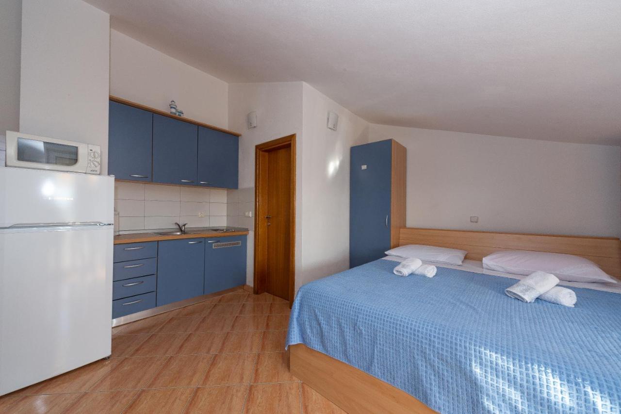 Apartments Dalmata Биоград на Мору Екстериор снимка
