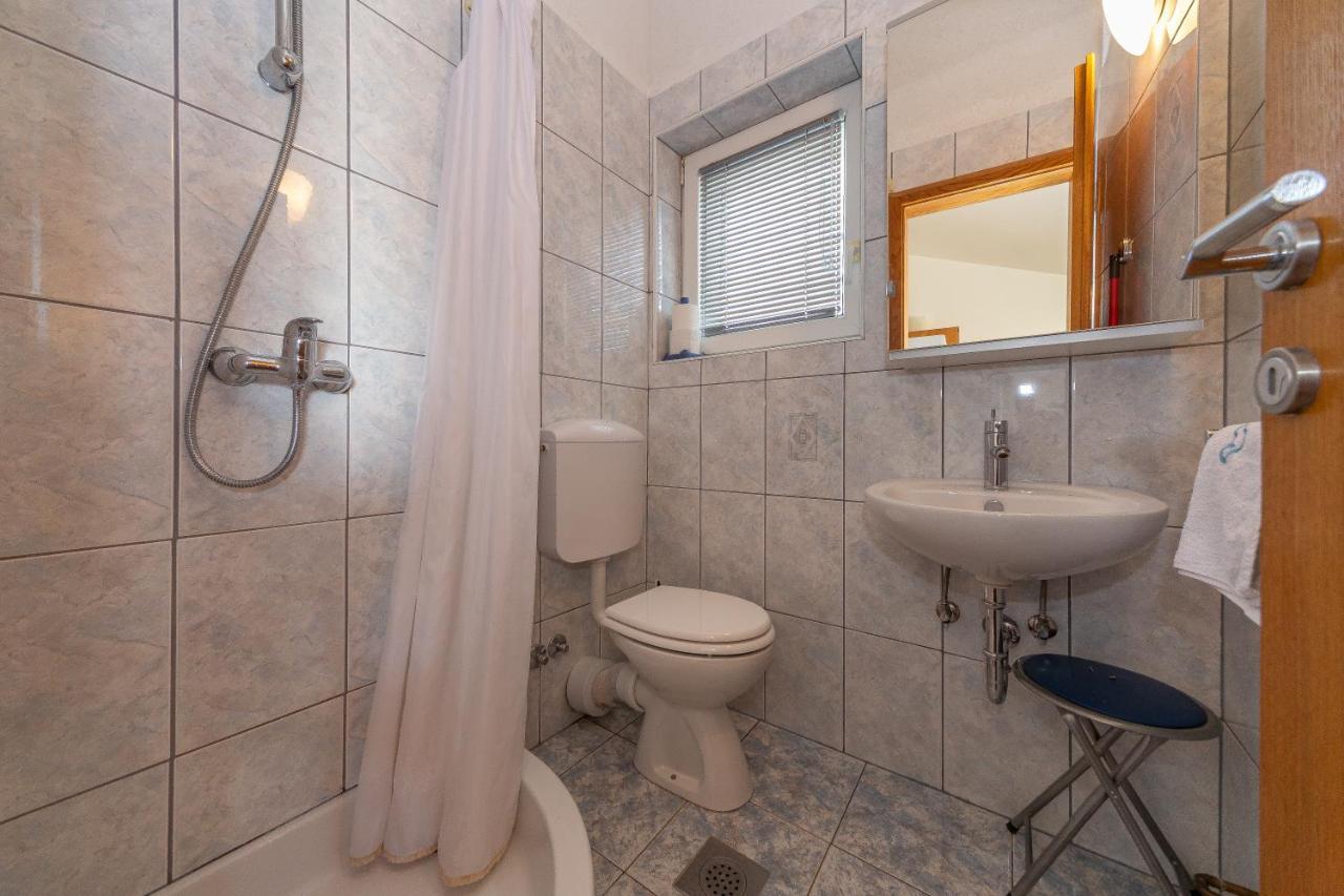Apartments Dalmata Биоград на Мору Екстериор снимка