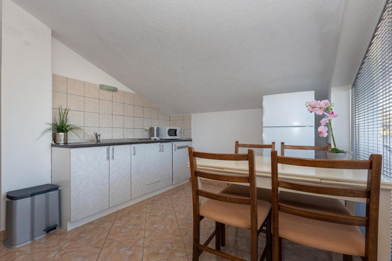 Apartments Dalmata Биоград на Мору Екстериор снимка