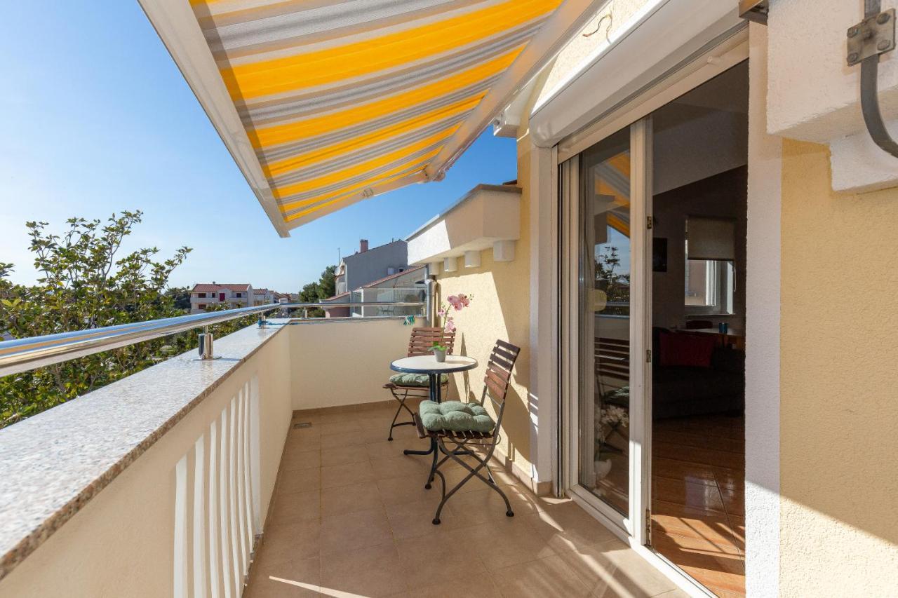 Apartments Dalmata Биоград на Мору Екстериор снимка