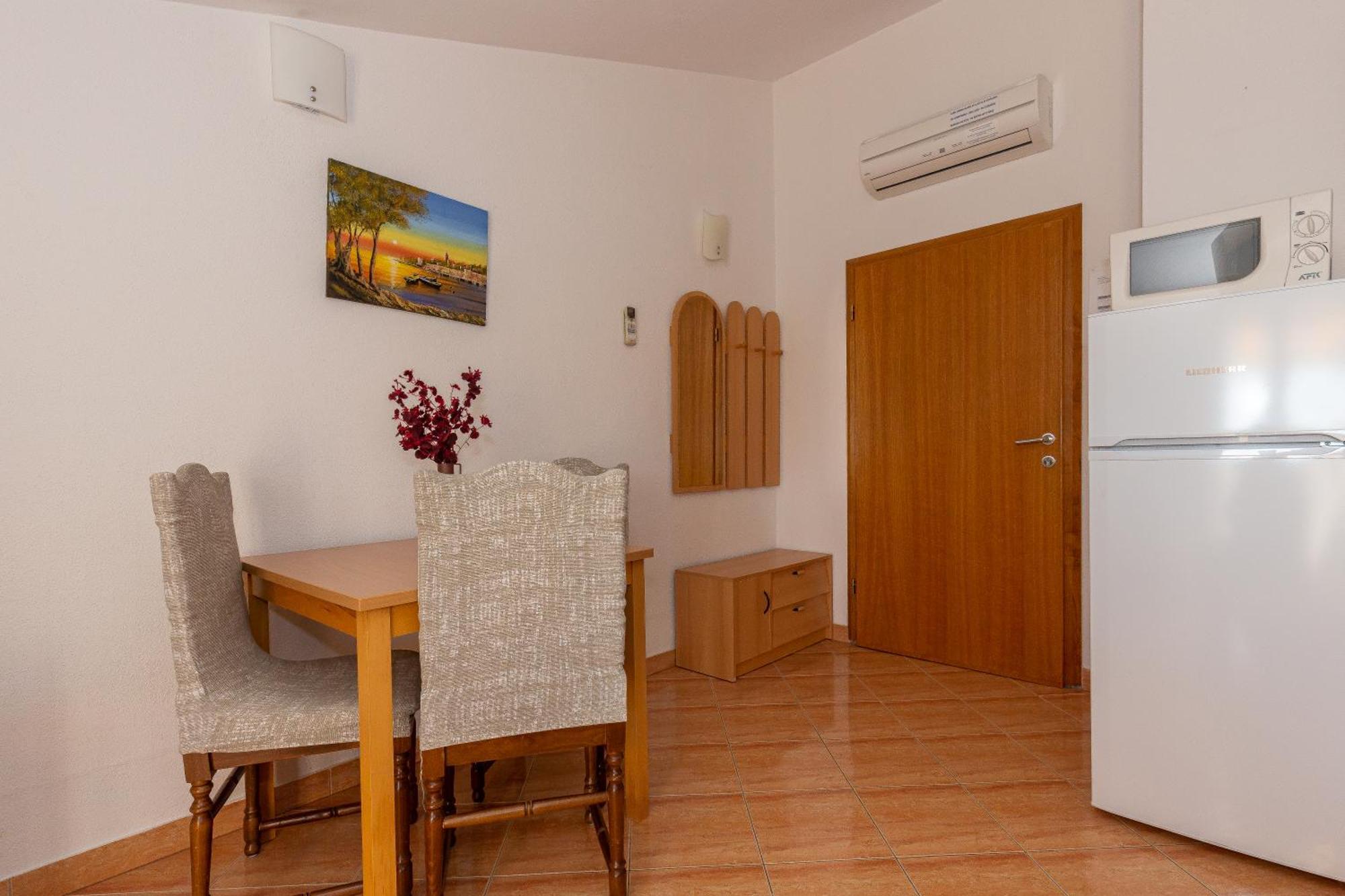 Apartments Dalmata Биоград на Мору Екстериор снимка
