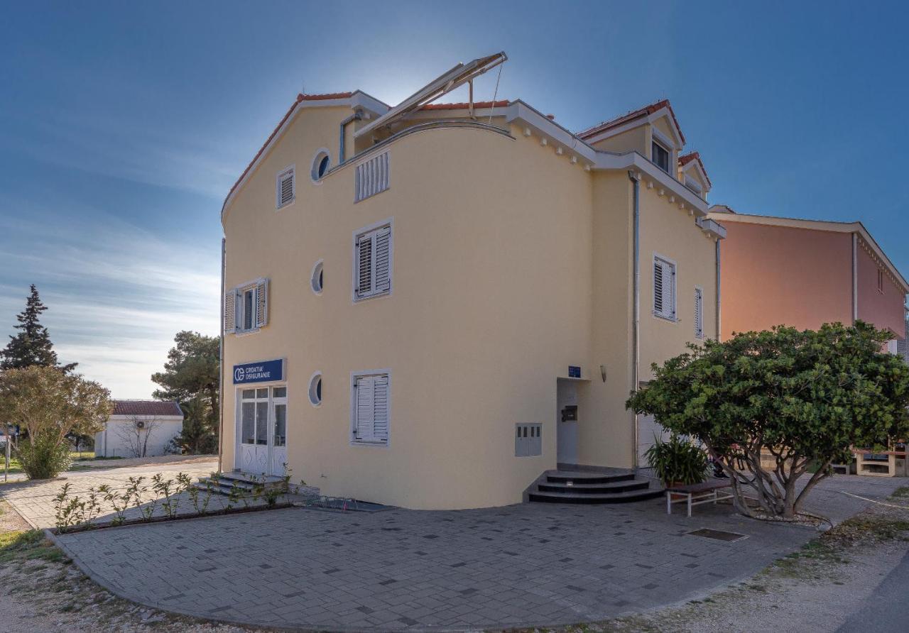 Apartments Dalmata Биоград на Мору Екстериор снимка