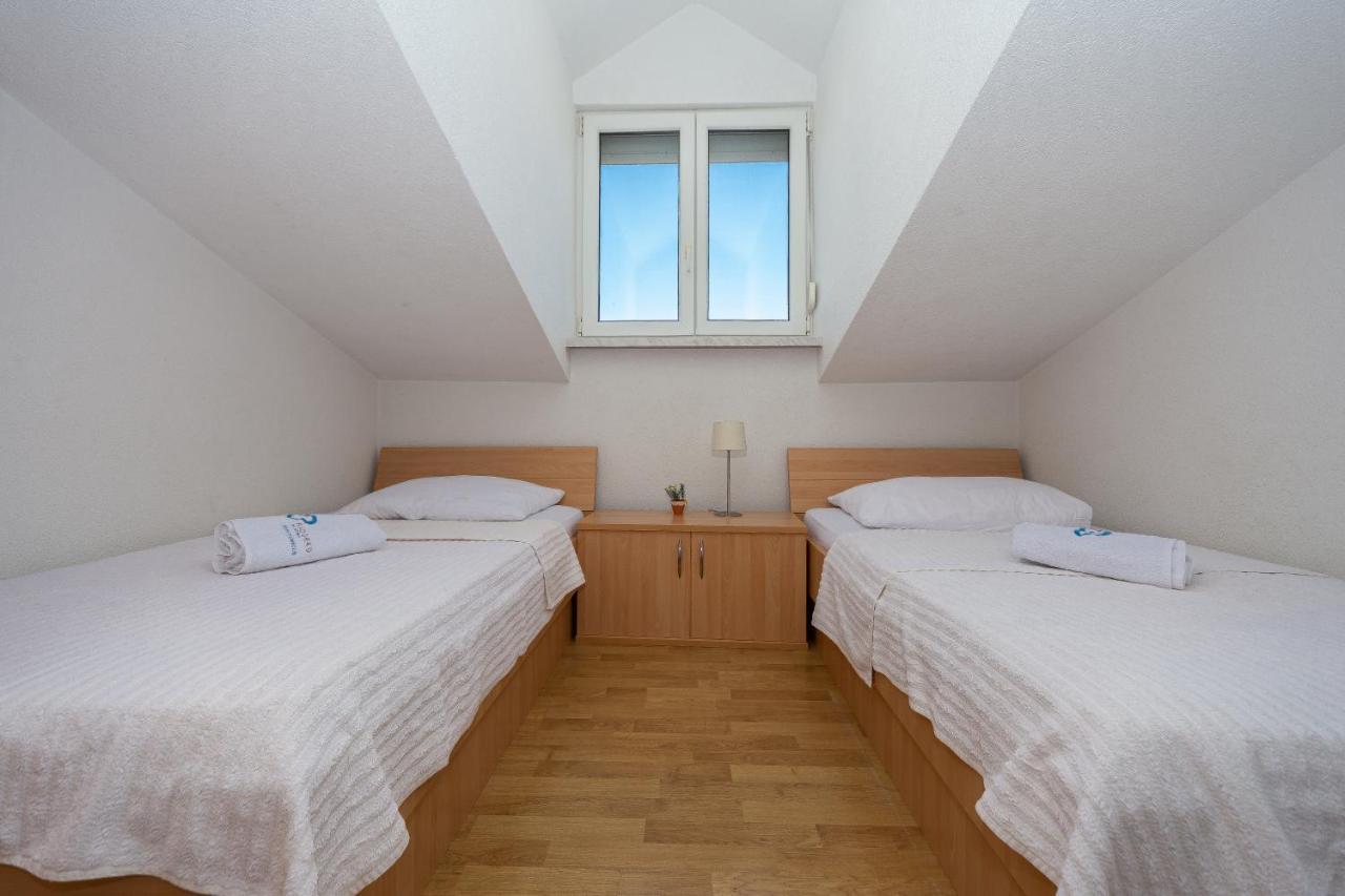 Apartments Dalmata Биоград на Мору Екстериор снимка