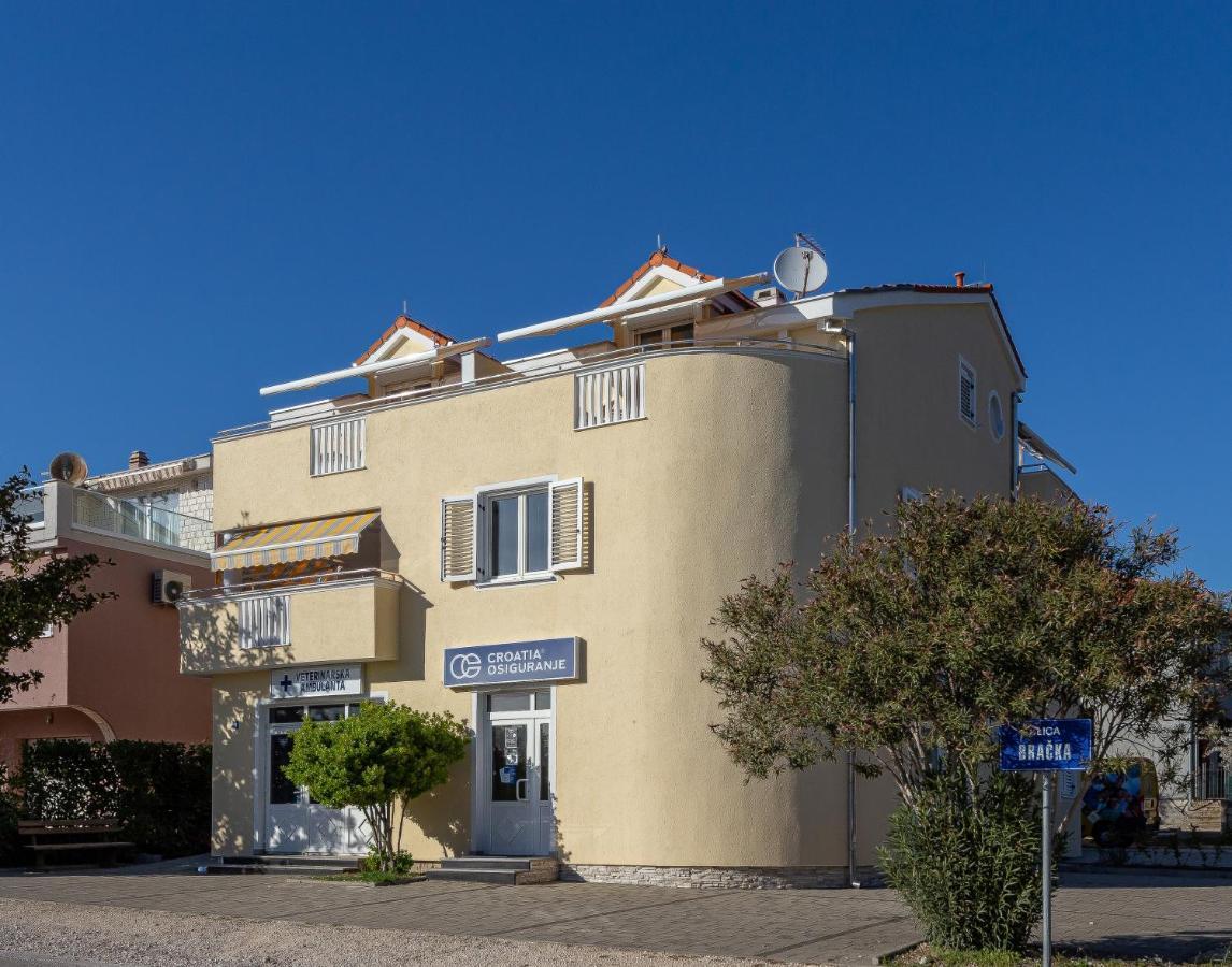 Apartments Dalmata Биоград на Мору Екстериор снимка